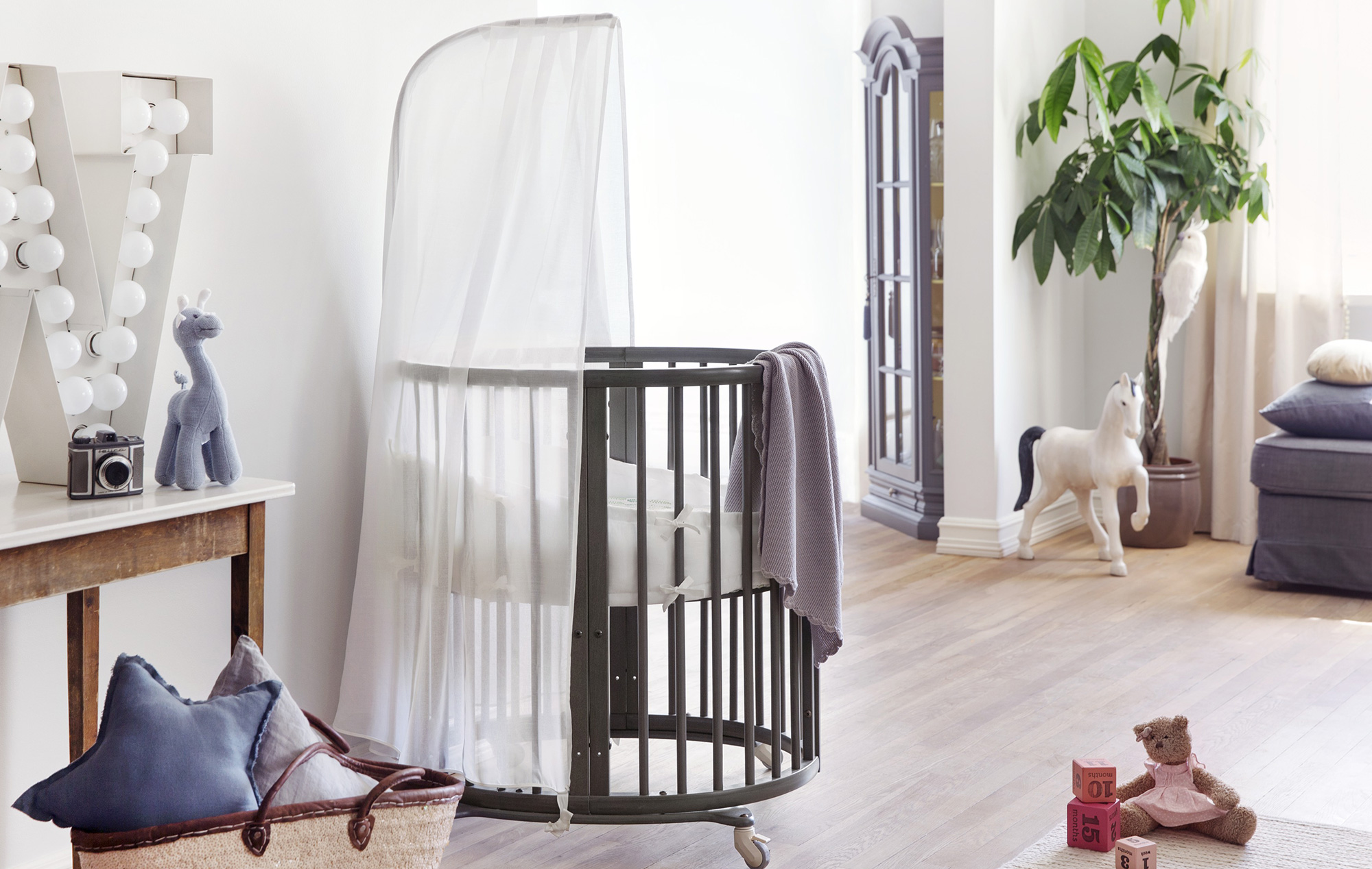 Nice Baby Lab ナイスベビーラボ 憧れのおしゃれなベビーベッドをご紹介します おしゃれな だけではなく 大切な赤ちゃんの安全を守ってくれるベビーベッド5選 ナイスベビー ベビーベッド ストッケ スリーピー ストッケ スリーピー T Co