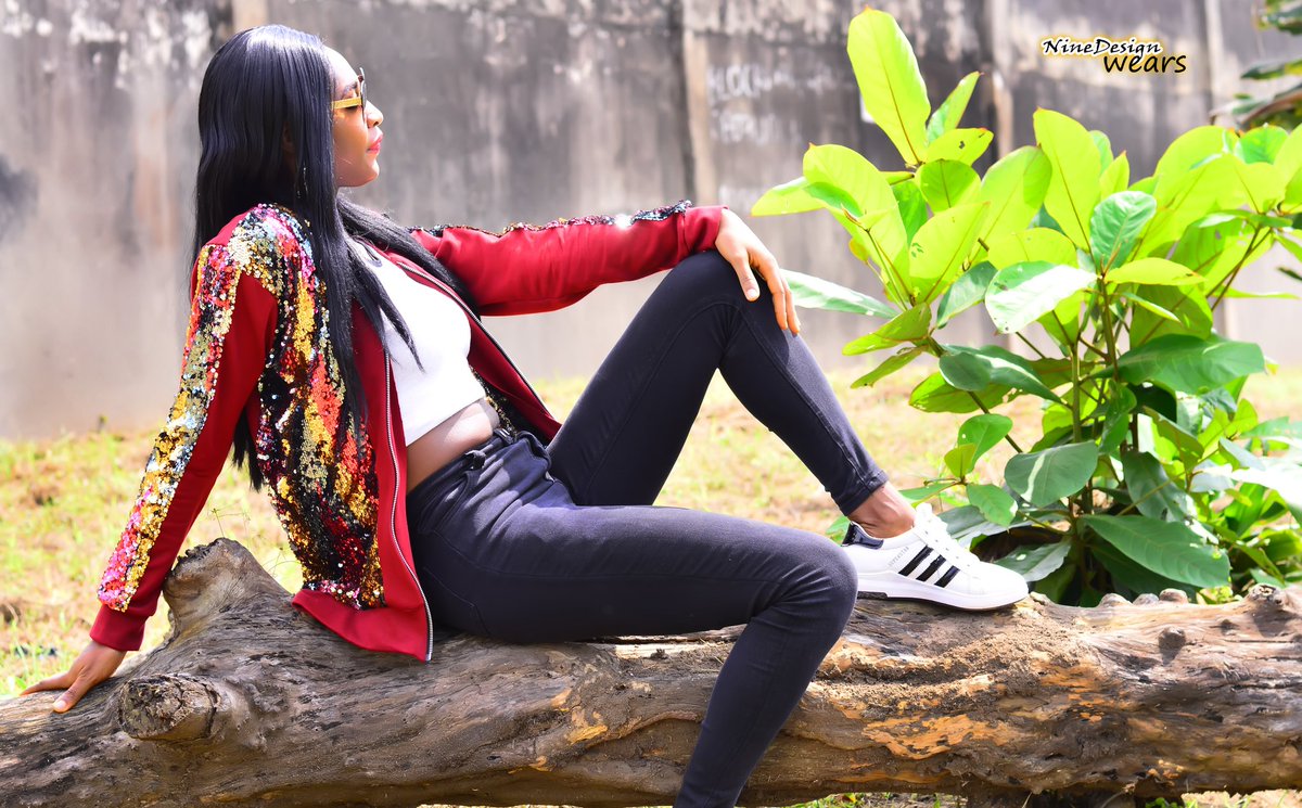 ninedesign_wear's tweet image. Glitter jacket and trouser that makes you look beautiful, classic and unique 👌

Up and down : #13,000 
Jacket only  (top) : #8,000

Kindly DM us  or call 08186815504(whatsapp), 08153459823.
#2020collections #9DESIGN_WEARS