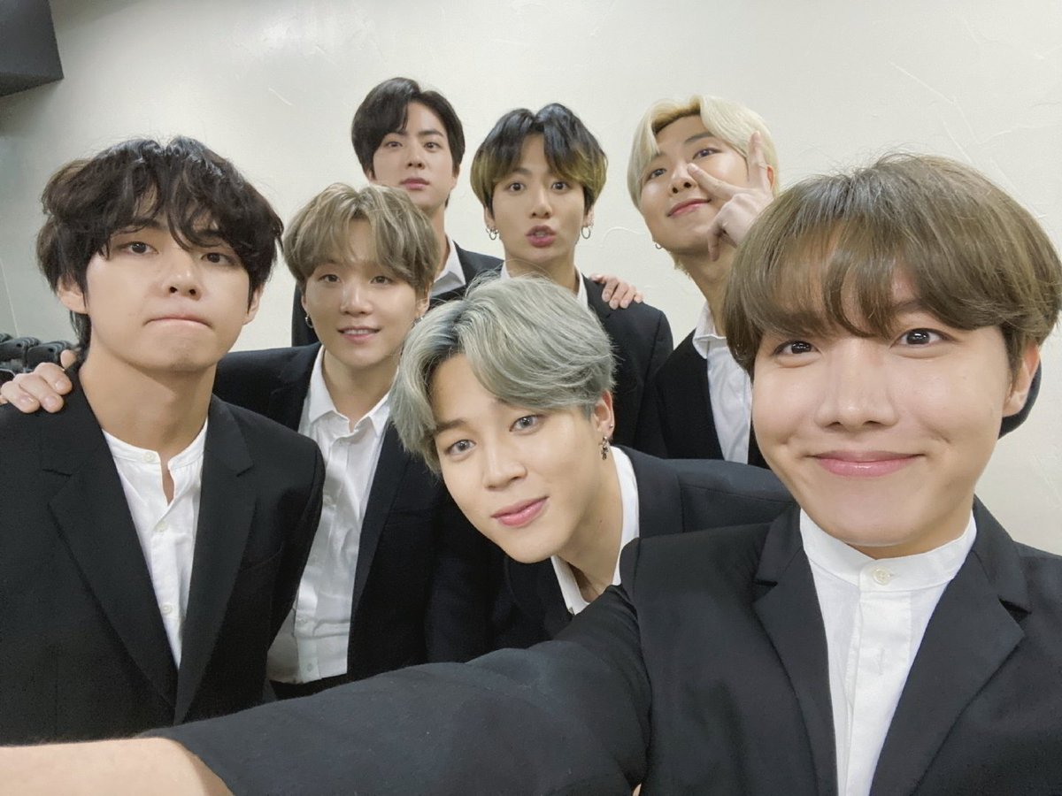 Бтс участники. Битиэс группа участники. Втс люди. Группа бтс 2022. Битиси группа корейская.