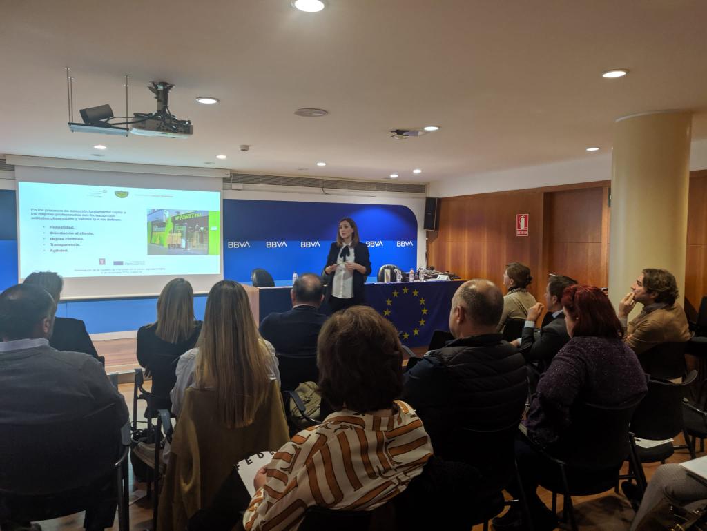 FEquipoHumano's tweet photo. 2° C A S O  D E  É X I T O 👉 Lorena Mateo de @HNsaludnatural 

Conocemos la historia de Herbolario Navarro y sus procesos más exitosos en la gestión de personas🔝

J O R N A D A @FRESH_prjct 

@JEGarciaLlop @FEHJoseVal @SHERPA_feh @INSPIRE_EU_com @EquipoHumanoSL @acadenascanamas https://t.co/QJf71N98oL