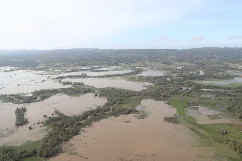 civildefensePH's tweet photo. Undersecretary Ricardo B Jalad conducts an aerial inspection of areas damaged by Typhoon #TisoyPH in Bicol.

This is done as part of the Rapid Damage Assessment and Needs Analysis (RDANA) for immediate response and relief activities. #ResponsePH #ResiliencePH https://t.co/H75O67wjhU
