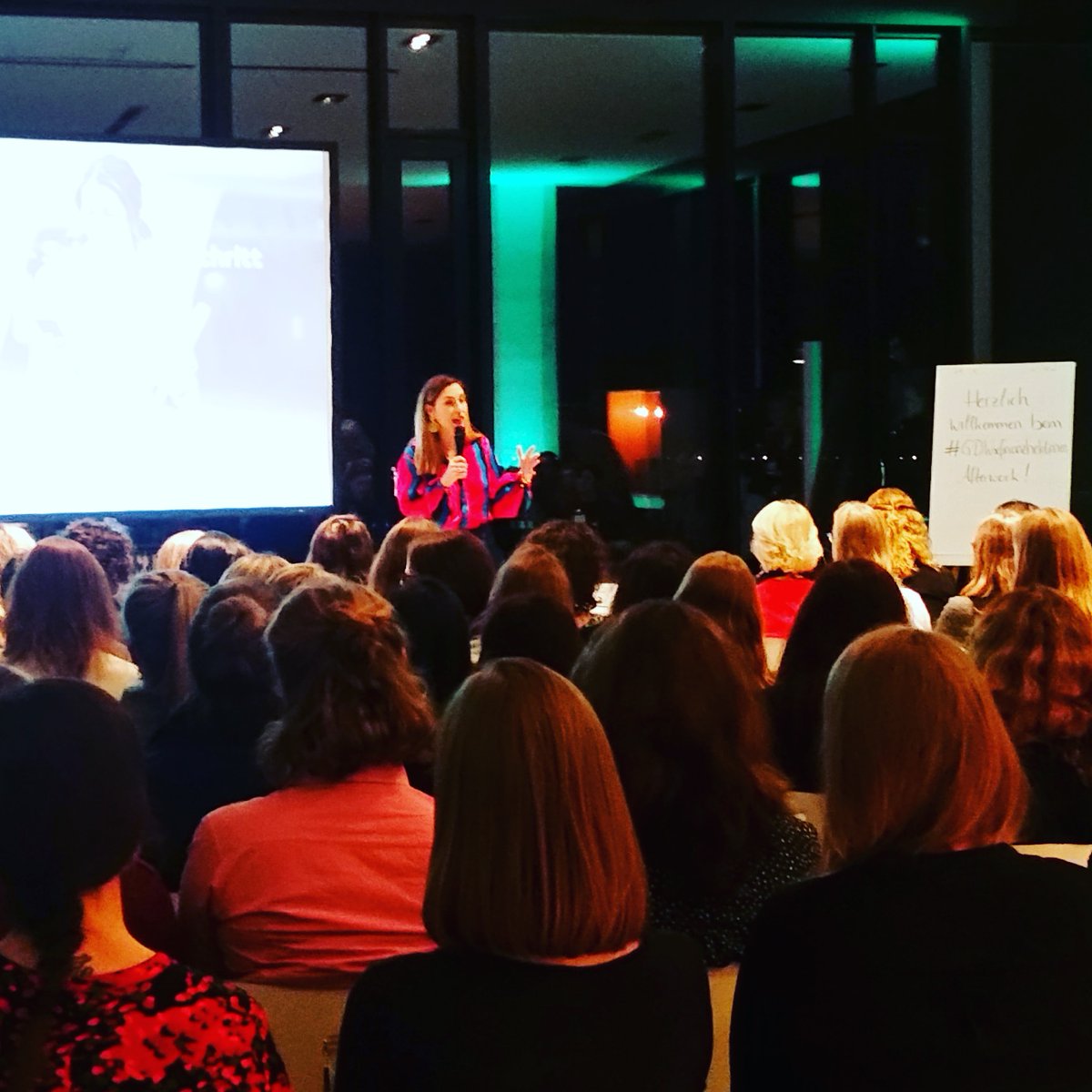 Schöner Abschluss des <a href="/gd_women/">Global Digital Women</a> Jahres in NRW mit den <a href="/finanzheldinnen/">finanz-heldinnen</a>. Danke für die tollen Insights! 

#finanzheldinnen #globaldigitalwomen #gdwinnrw #GDWxfinanzheldinnen