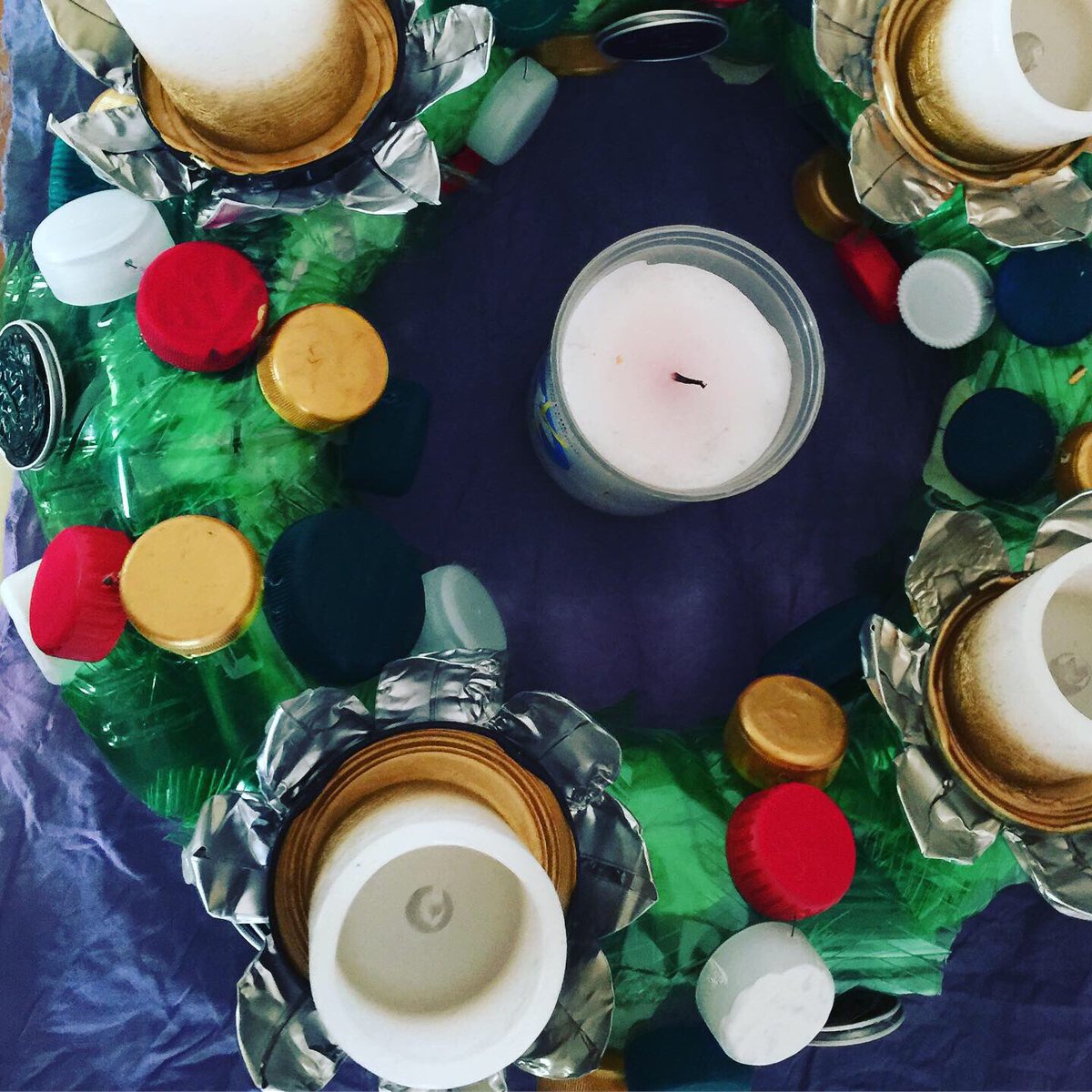 SacreCoeurP's tweet photo. Upcycling zur Adventzeit 💚♻️🕯Die 3a zeigt, wie! #bafepsacrecoeur #bafep #pressbaum #meinebafep #sacredheartschools #elementarpädagogik https://t.co/FrLiqde7Ct