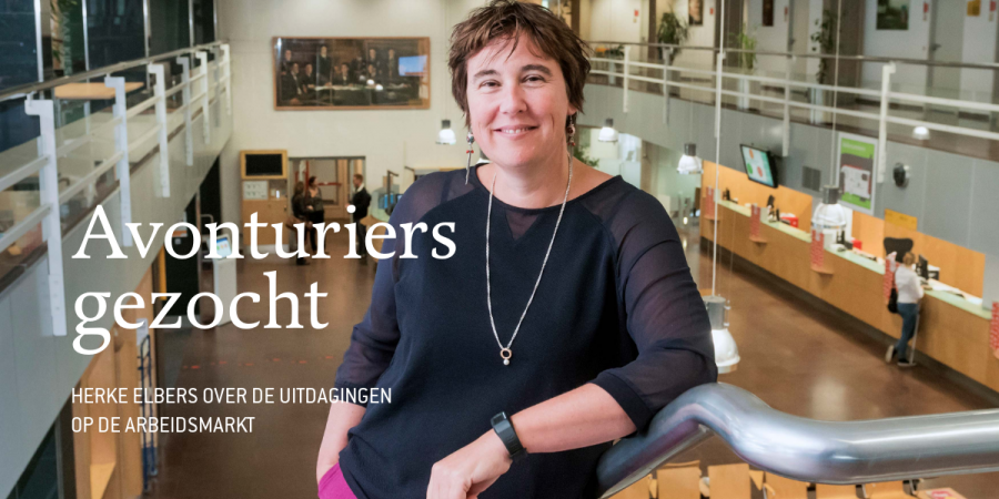 AenOGemeenten's tweet photo. โGemeenten zouden vaker de sprong in het diepe moeten wagen', aldus Herke Elbers, gemeentesecretaris in @Gem_Amersfoort, over de uitdagingen op de arbeidsmarkt bij gemeenten. Lees het interview in het magazine Werken bij de Overheid: https://t.co/tjeO4CAhPL. #personeelsmonitor https://t.co/8Ofjg2RpSi