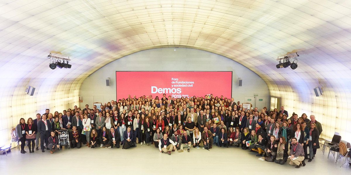 carmlarramendi's tweet image. #Demos2019, 700 asistentes. Múltiples actividades, coincidiendo   #COP25 “Reto Global” @ecodes, @vinuales81 @tinamonje, @gonsaenzdemiera @pedro_tomey.”Emprendimiento Rural” @fund_tatianapgb @amatud . “Implicar Nuevas generaciones”@funalternativas @mapfreFcultura @ecoalf