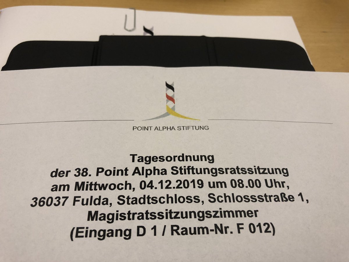 ChristianHirte's tweet photo. Nach einer Sitzung in Fulda jetzt im verspäteten #ICE694 auf dem Weg nach Berlin zur Aufsichtsratssitzung der @GTAI_de https://t.co/YxGvy6V3wE