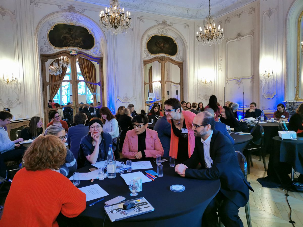EFEmanagement's tweet photo. Aborder le #changement par l'expérience, et si vous écriviez pendant 5 minutes avec la main qui ne vous est pas naturelle ?... Quel ressenti ? Quelles pensées ? Intervention de @Lanlevy et Brigitte Quinton d' @OCTOTechnology #pim2019 #management #changemanagement https://t.co/Tl86jEVoWG