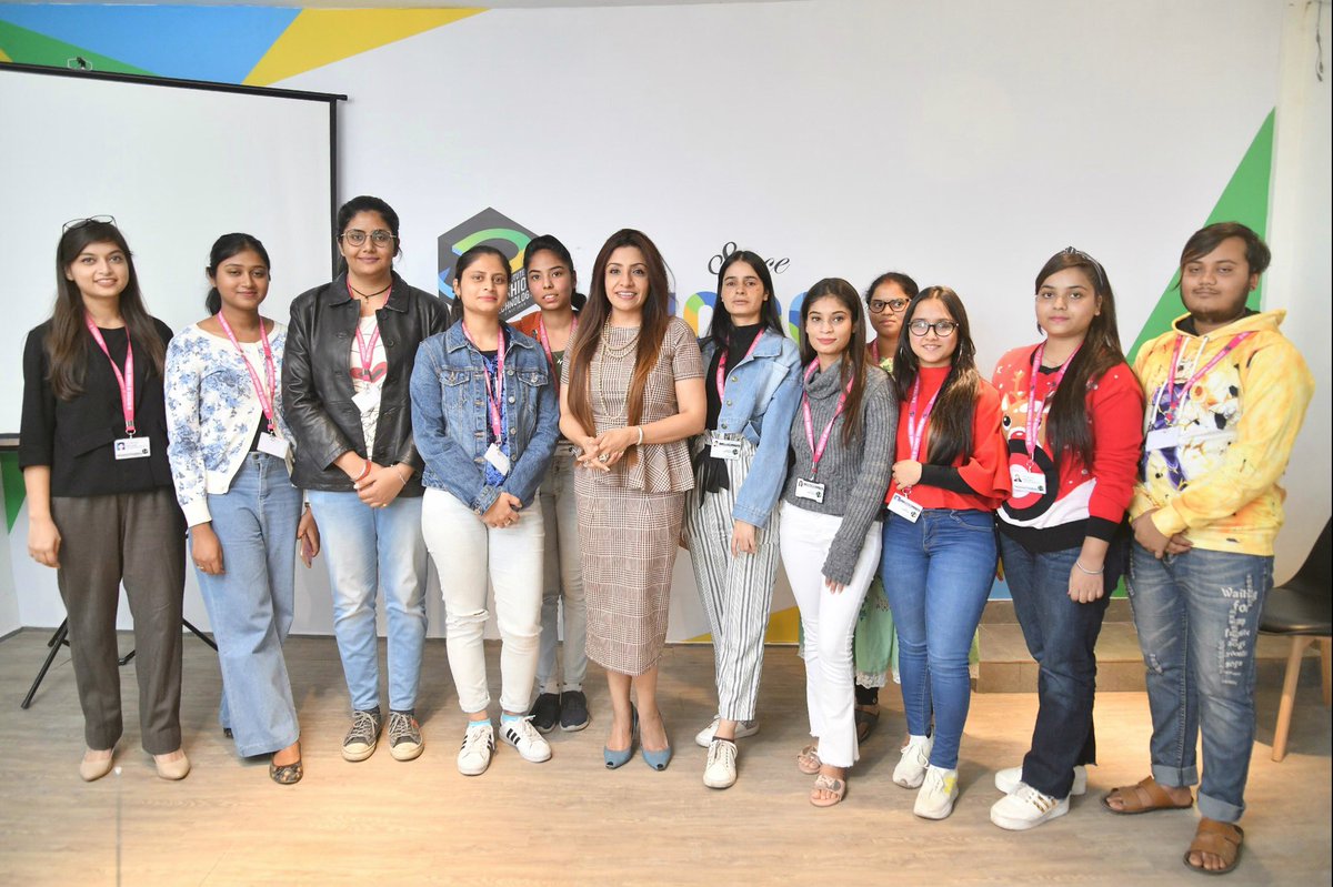 varijabajaj's tweet photo. Mentoring Session for students of JD Institute of Fashion Technology who are participating in the ongoing Research for Clothing for Persons with Disabilities conducted by Varija Life.
#happy_disability_awareness_day #research #education #fashion #pwd #varijalife https://t.co/im4C3t2KME