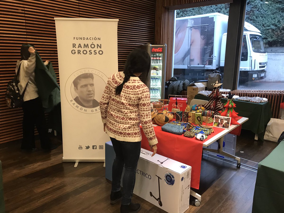 Hoy estaremos todo el día en el Mercadillo Solidario de <a href="/cocacola_esp/">Coca-Cola España </a> invitándoos por nuestro amigo y gran colaborador <a href="/eugeniomgarcia/">Eugenio García Galiano | Coca-Cola | Linkedin</a>. Con @sylvizaha  y @cgapozuelo  #tútambiénpuedes #DestinoChad #ChildrenCare #África #Chad #valorespozuelo