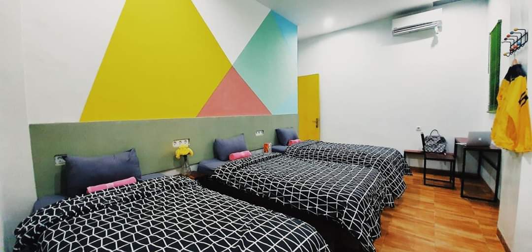 iamMariza's tweet photo. Nih buat yang mau liburan ke Malang!

Coba tengok KAMAR BARU di MADOR HOSTEL. Cakeps gilak!!! Info kontak ada di image ya. 

Ps: ini bukan punya gw ya. Tapi punya temen gw. Recommend bgt, apalagi buat yang mau ke Bromo via Malang. https://t.co/ozMc1pp9m0