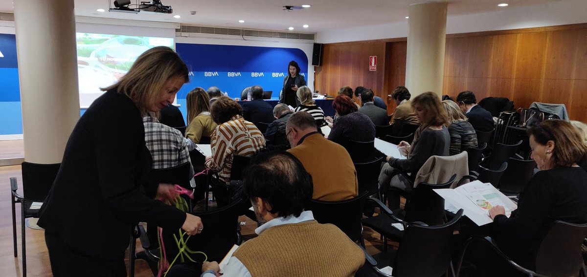 FRESH_prjct's tweet photo. The presentation on the @FRESH_prjct project begins!  

Exchanging values ​​and knowledge together, with the Valencian agri-food sector. 
👉RENEWAL OF PEOPLE MANAGEMENT IN THE AGRICULTURAL SECTOR
#agrifood #EU #ErasmusPlus
@FEquipoHumano @ANIA_FRANCE @FEDACOVA_VLC @EquipoHumanoSL https://t.co/9EB58L4VIf
