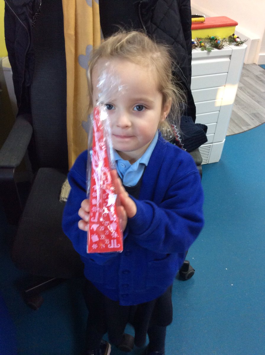 St_Benets's tweet photo. Thank you for bringing in a special advent candle #SBRE19 https://t.co/Lpz9r38dSy