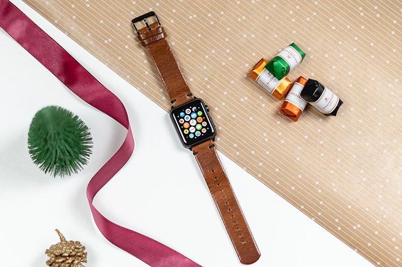 SouthernStraps's tweet photo. Cyber Monday may be over, but Southern Straps still has some great deals on Apple Watch accessories. Grab sometime for everyone on your Christmas list! #AppleWatch #CyberMonday #BlackFriday #AmericanMade
https://t.co/UCFqAnramO https://t.co/O8CFBapalG