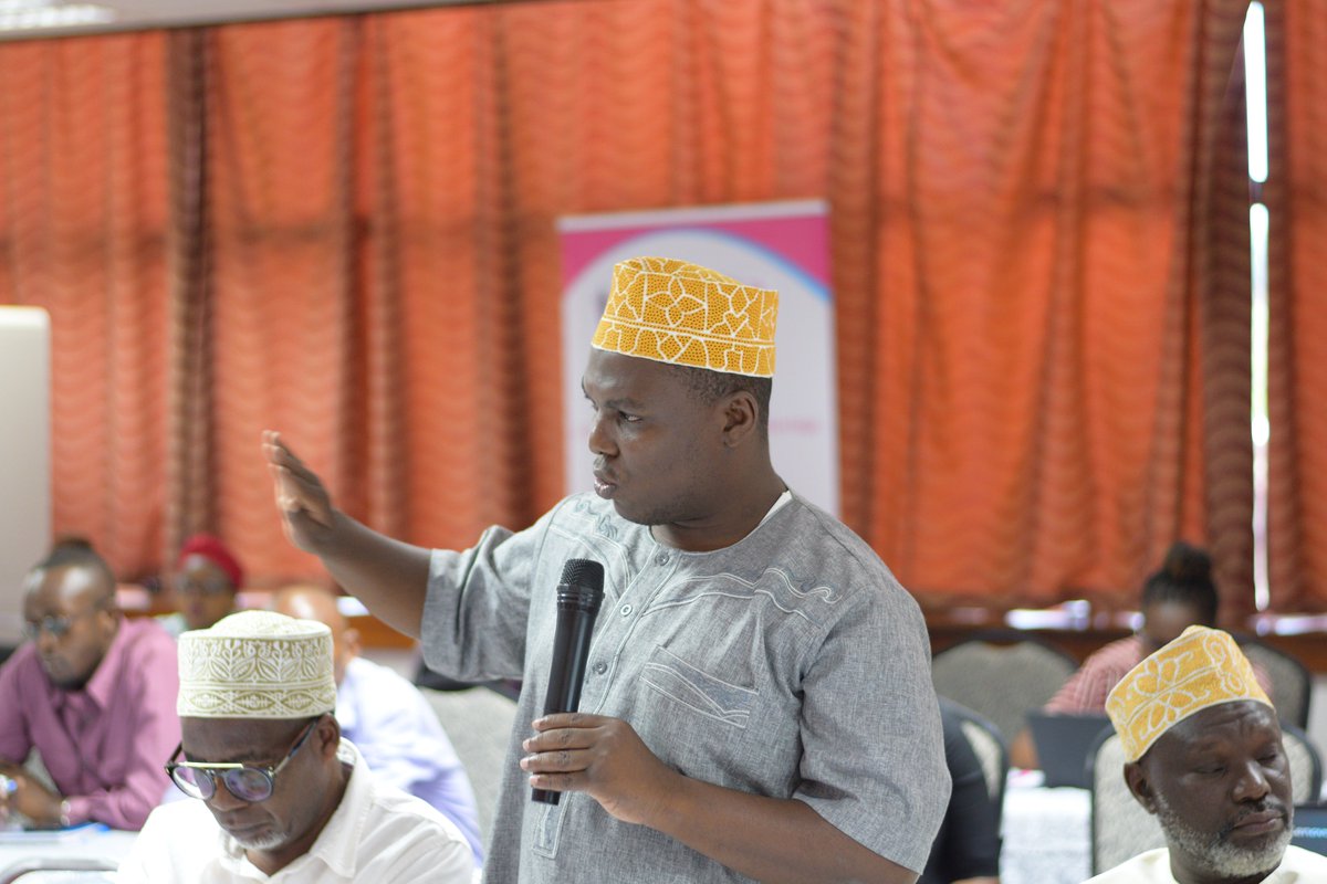 EndCEFM's tweet image. Mtoto ni nani?
&quot;Neno mtoto lina maana pana sana kwa lugha ya Kiswahili, kuna mtoto msichana (aliyevunja ungo). Lakini, Je, katika suala zima la kufanya maamuzi, ana uwezo wa kufanya maamuzi&quot; - Shekhe Juma Farijaka (UMIWAKI)
#endchildmarriage #ENDCEFM @FranceTanzania