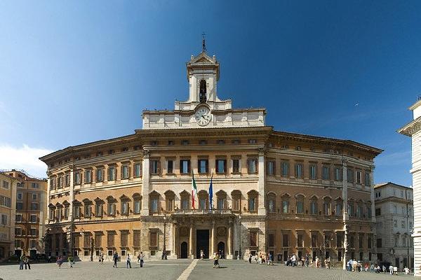 SnalsConfsal's tweet photo. Decreto scuola e ricerca, al Ministro chiediamo coerenza e determinazione. Disattesi accordi e impegni, grave invasione di campo su materie contrattuali - Comunicato Unitario #SNALS #Confsal, FlcCGIL, CISL FSUR, UIL Scuola Rua, GILDA Unams >> https://t.co/lLFY74QPGN https://t.co/jOKy8NYfDY