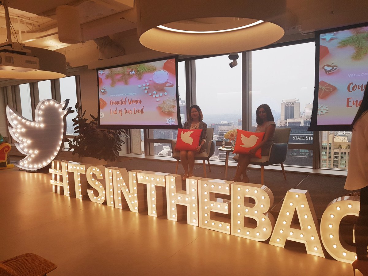 VBlueDiamond's tweet image. Twitter Connected Women End Of Year Event 
@sharingdignity 
#itsinthebag