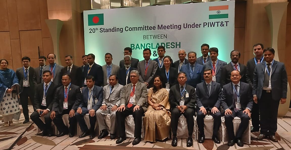 IWAI_ShipMin's tweet photo. 20th Standing Committee Meeting under #PIWT&T between #India N #Bangladesh in #Dhaka today. Several issues on discussion table to facilitate #exim N #transit trade through #Inland #Waterways.
@shipmin_india
@ihcdhaka https://t.co/svaZQ5wefq