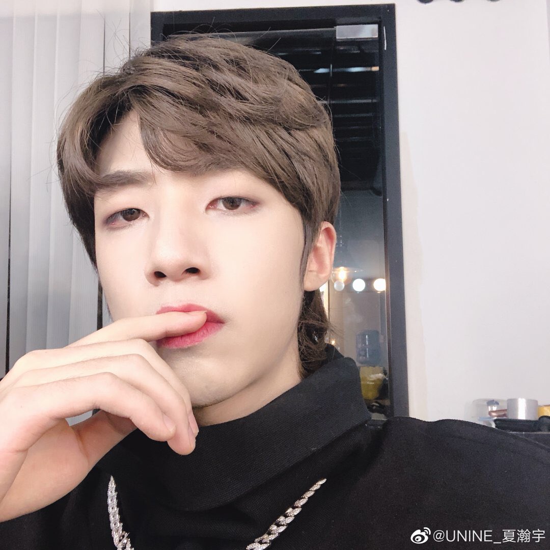 rank 7: xia hanyu • dob: june 11 1997 • hometown: chengdu china • height: 180cm • vocal king and does amazing high notes • plays the piano • has multiple tattoos • selfies are all from same angle • loves roasting his fans but cares for them a lot