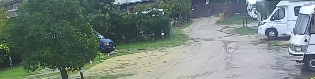 Plou a <a href="/AreaPinedaDeMar/">Àrea Pineda de Mar</a> , sort que pel pont arriba el sol.