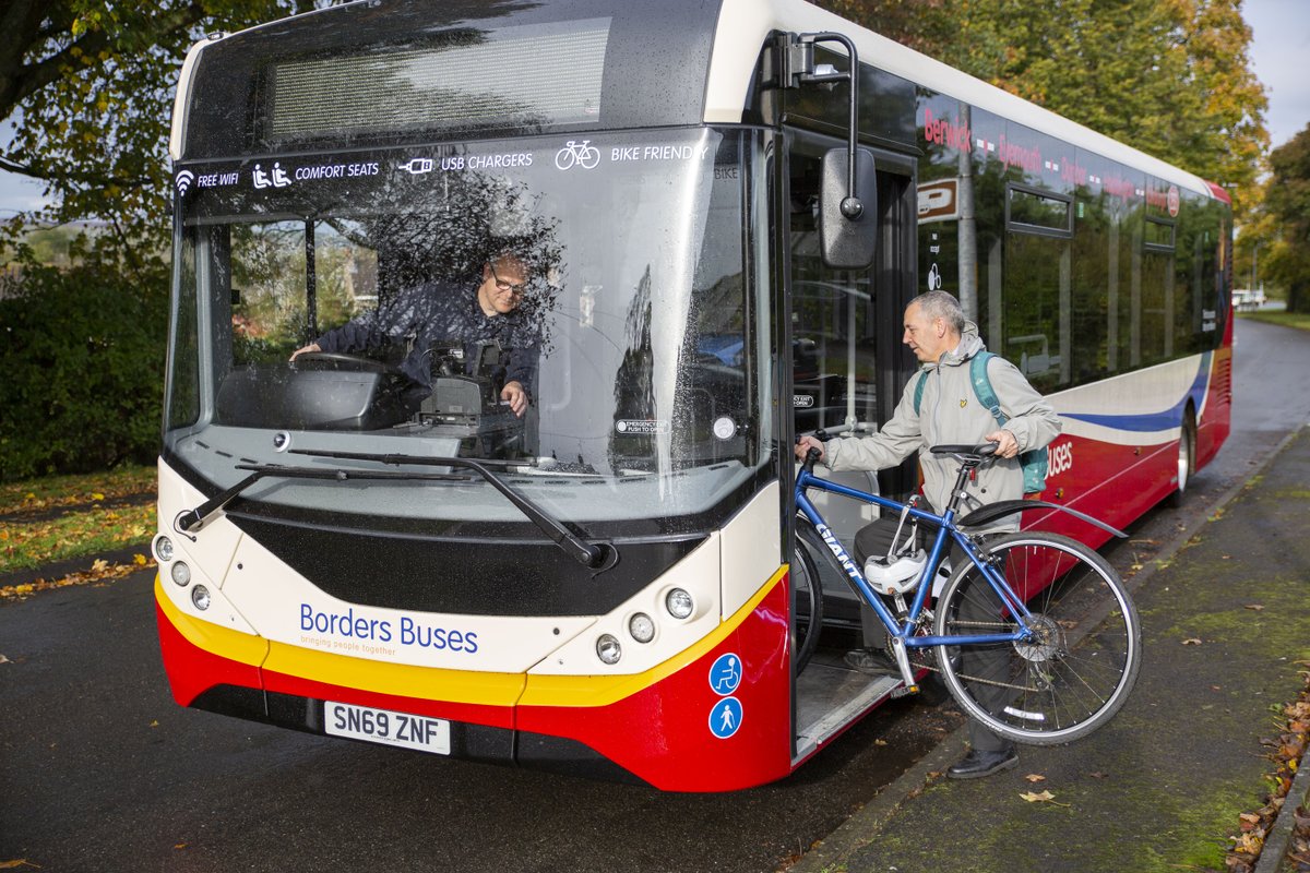 puenteadrian's tweet photo. Fantástico! Escocia 🏴󠁧󠁢󠁳󠁣󠁴󠁿 #BordersBuses transportan hasta 2 bicis, pero van por más. https://t.co/WtxCWmj8b8