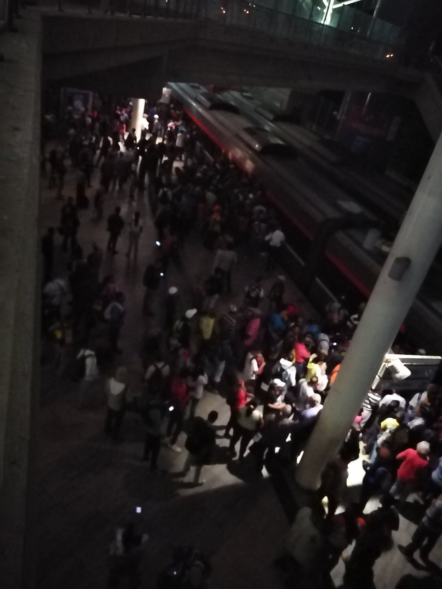 NOVACECK's tweet photo. Problema de energía en el ferrocarril https://t.co/Zb7t276CLY