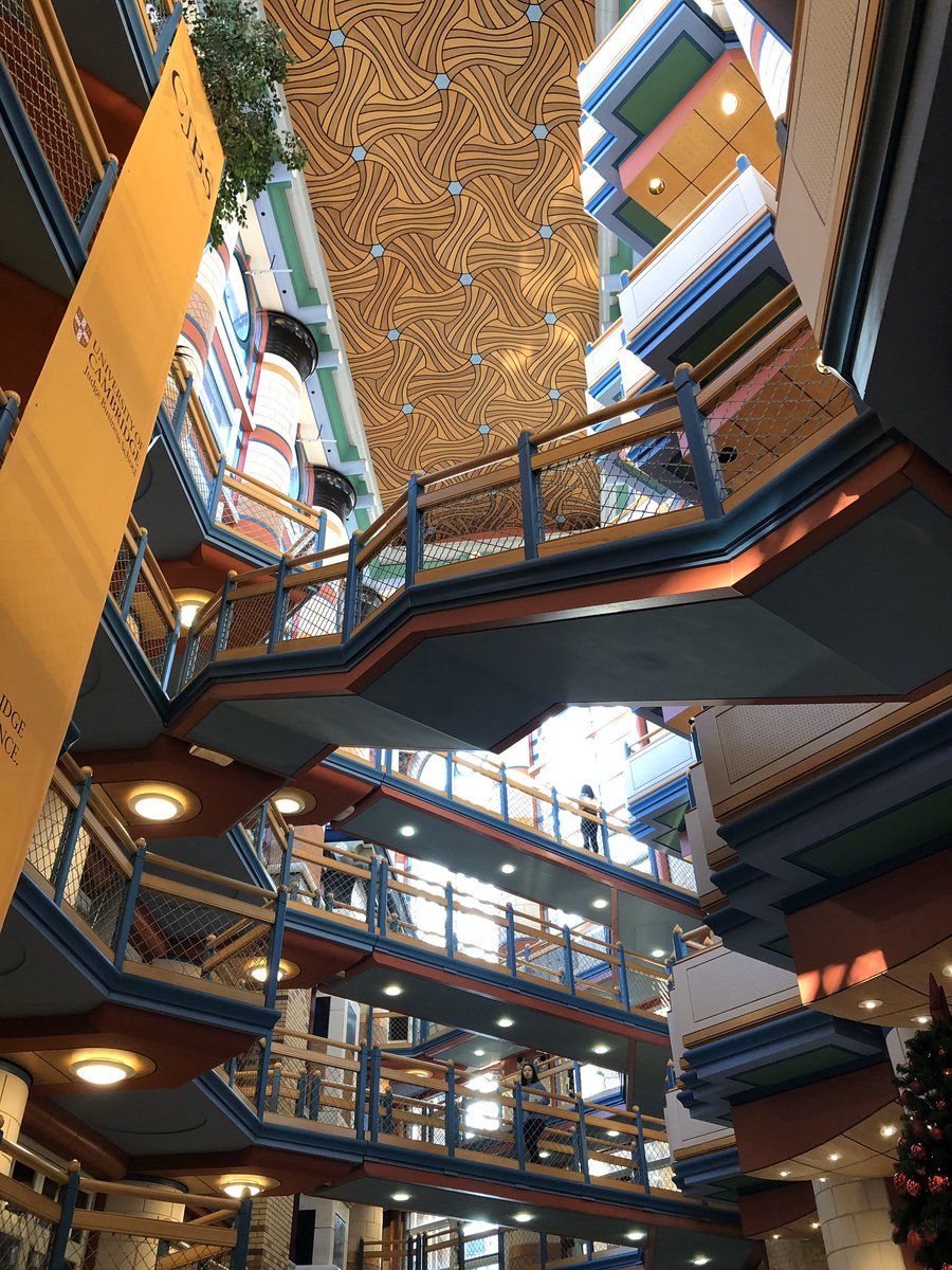 AlainGoudey's tweet photo. Après la #VR l’an dernier, présentation ce jour de notre approche #BigData et #DataViz @NEOMAbs menée avec @humanroads sur les #data #alumni au #EdTechForum à @Cambridge_Uni avec les meilleures #business #schools d’Europe: #BePassionate_ShapeTheFuture... cc @CambridgeExecEd https://t.co/B9Mz9RBRVE