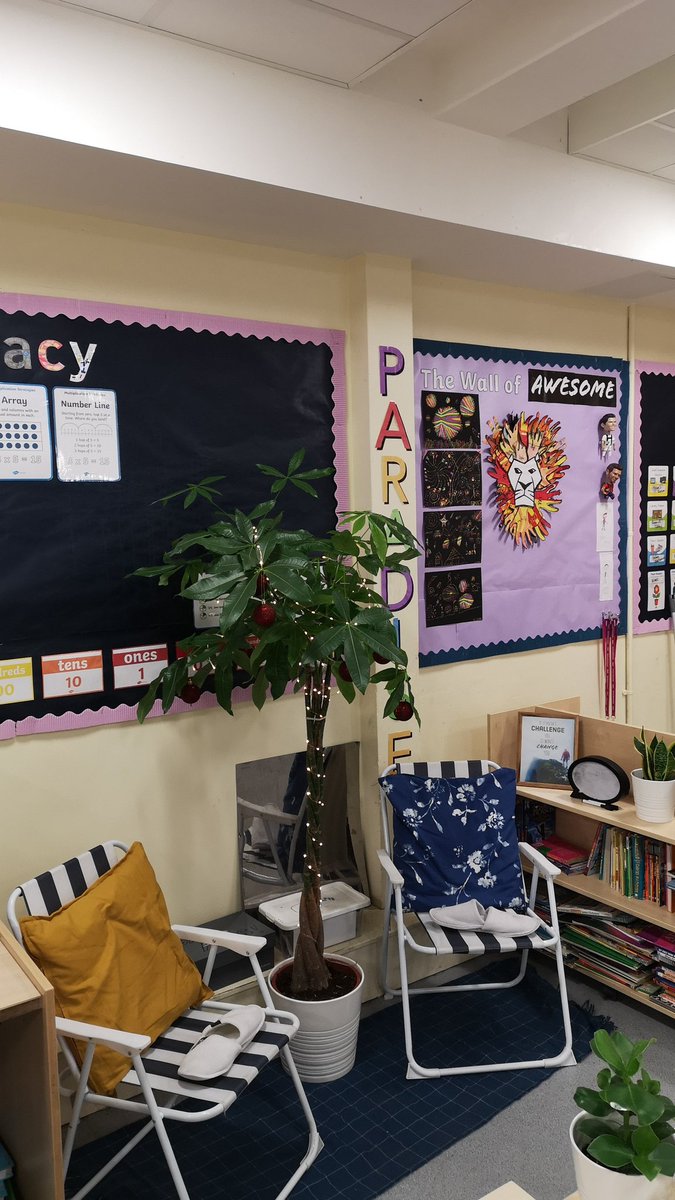 MrGrant_1's tweet photo. Paradise is all set for Christmas 🙌🏼 we use it as a chill zone and as a reward for pupil of the day and a pal 👍🏼🏝️🎄
#education #chillzone #pivotaled https://t.co/5XA0znwGrj