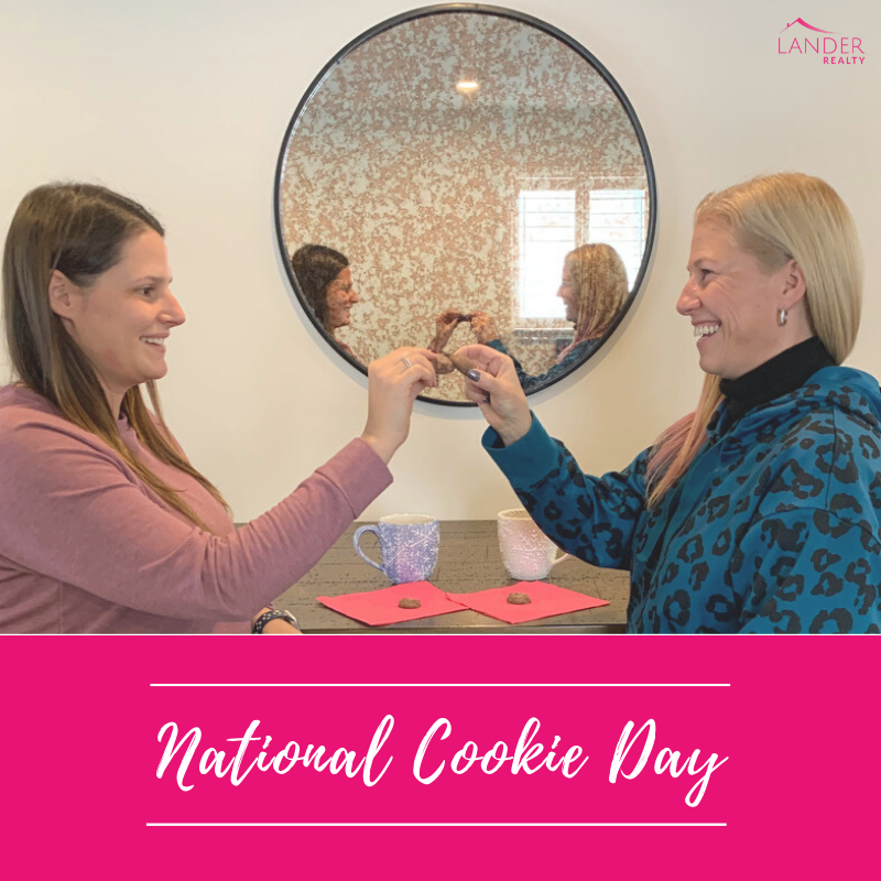 LeeLanderRE's tweet photo. Youβre the milk to my cookie π Happy #NationalCookieDay everyone! Nowβs the perfect time to brush up on your #holiday baking skills, check out this link for some #festive cookie ideas! https://t.co/UwqU3s10nt #landerladies #bossladies #landerrealty #realtor #realestate https://t.co/P4lnZ1EYlM