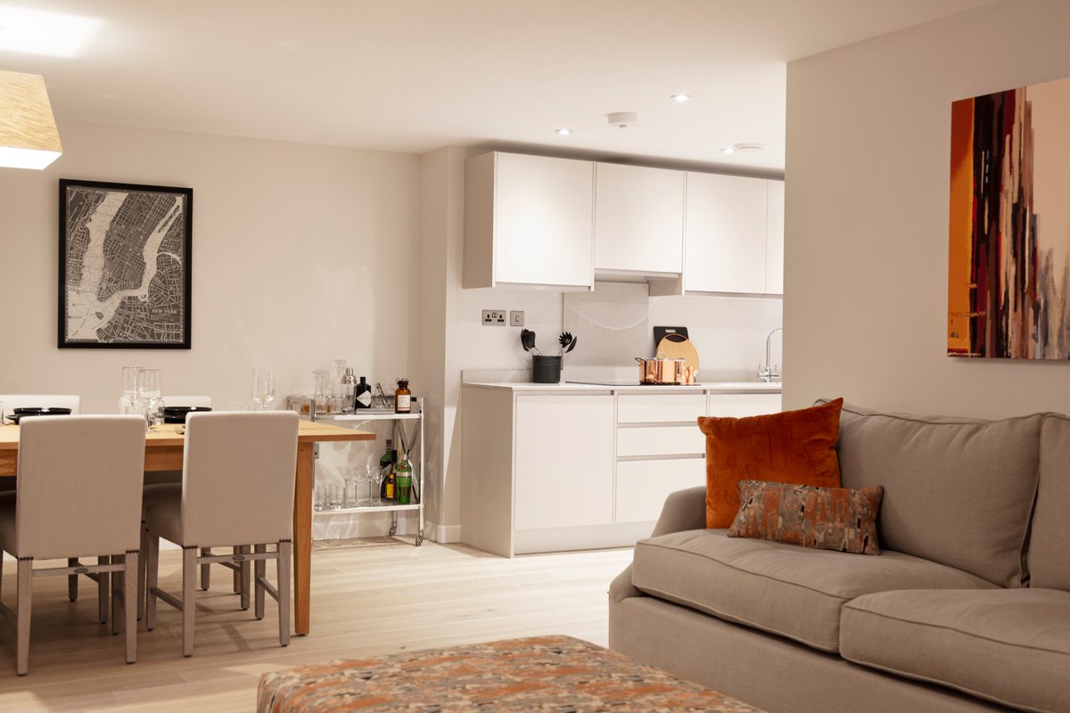 ChangeEstate's tweet photo. Last chance to buy at Redcliffe Place! A short walk from the buzz of central Bristol, these beautifully converted homes are in a really quiet location on the Harbourside.  One apartment remaining - ready to move in!
https://t.co/I2EdxHMJyH https://t.co/wxZFBXrRBV