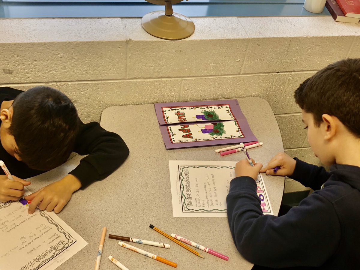 MrsAzizsClass1's tweet image. Working on our Advent booklet #firstweekofadvent #hope