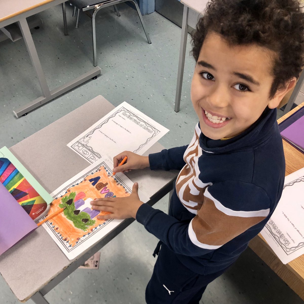 MrsAzizsClass1's tweet image. Working on our Advent booklet #firstweekofadvent #hope