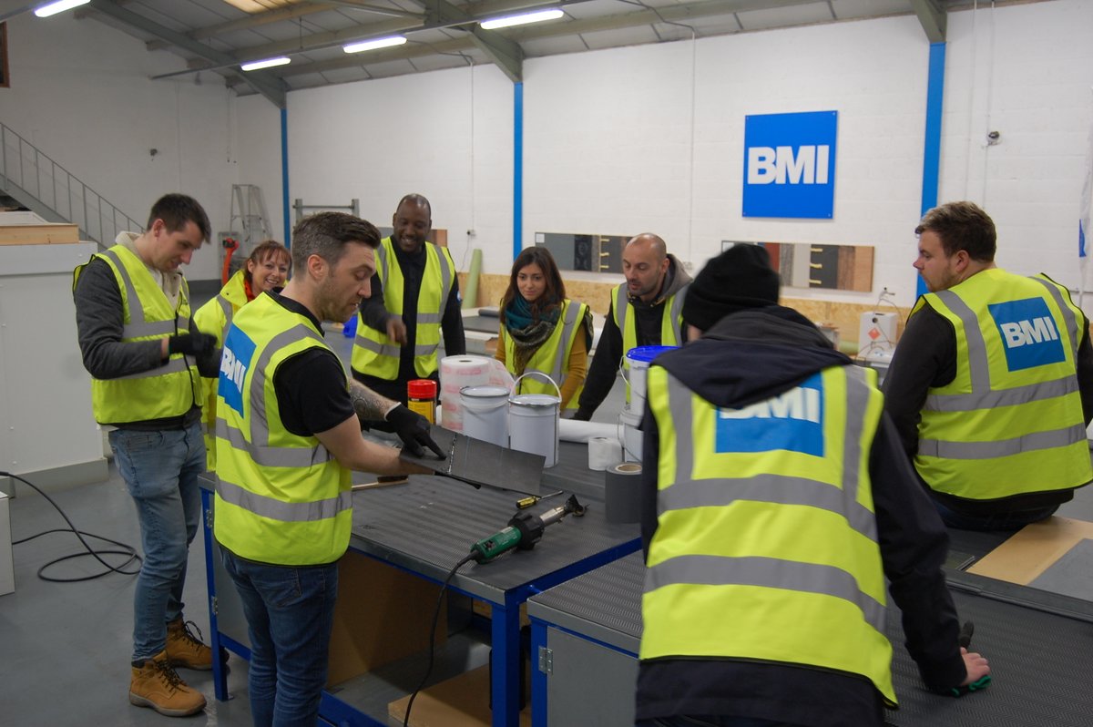 BMI_Trainer's tweet image. Brilliant two days spent with @BMIUKandIreland colleagues and friends from merchants @SIGRoofing @BaseRoof @KingsleyROOFING #WillisWestcott perfecting their #pitched and #flat #roofing skills!! 👍🏠🔨