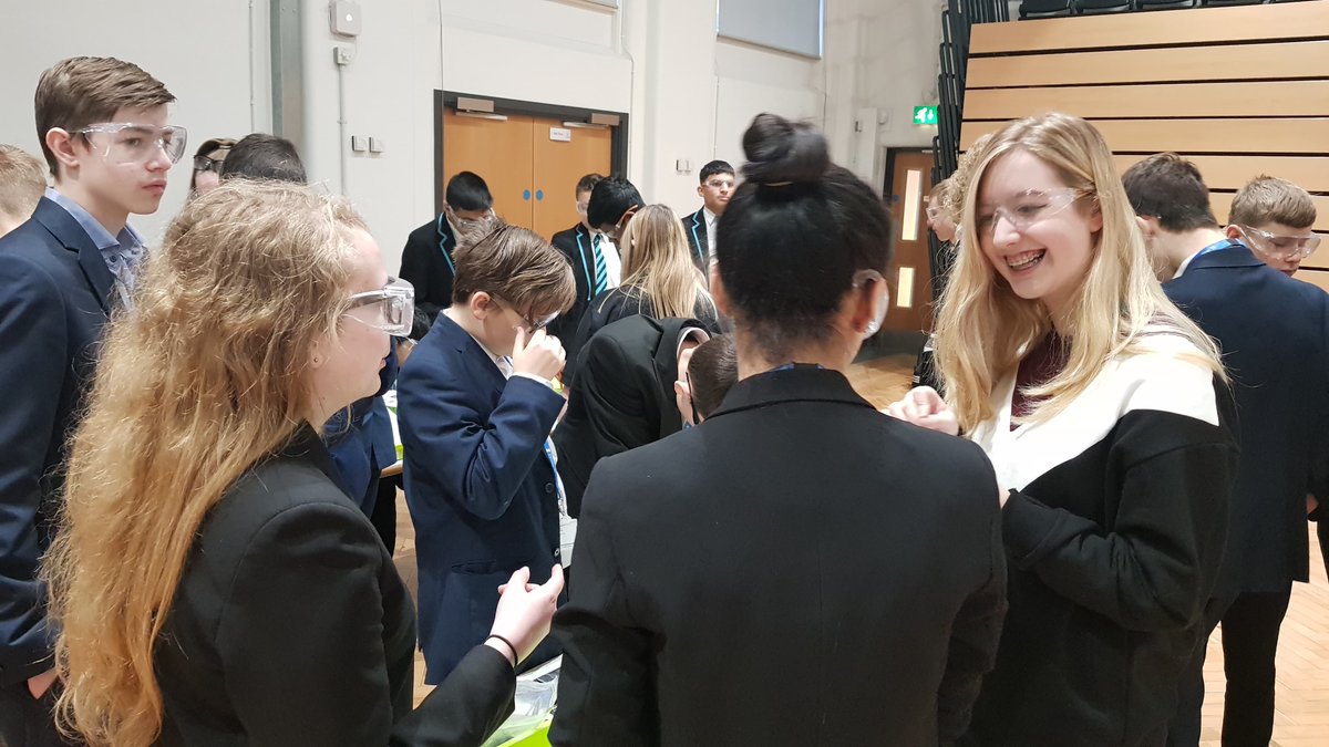 ENLUTC's tweet photo. Thank you to @Phillips66UK and @TSLA_Info for the #Chembox session this morning. It was great to see our year 10 students interacting with #chemistry experts and finding out more about this #scientific discipline 👩‍🔬👨‍🔬

#SkilledForLife #FuellingCareers #STEM https://t.co/fvy6Ylserb