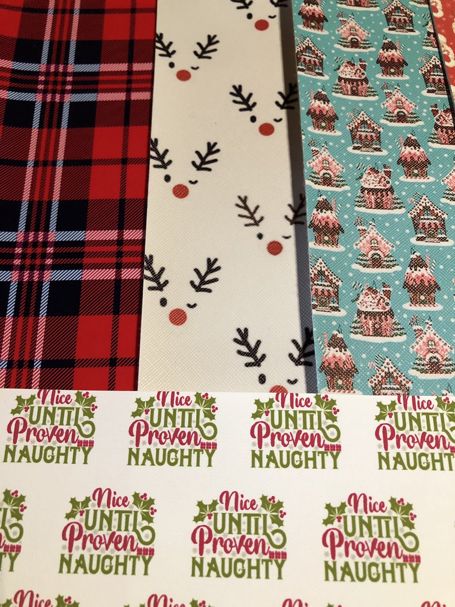 Oh my! Some gorgeous fabrics for you to choose from! Message us to make your unique Christmas bow. 🎀❤️🎁🎄
#wilmslow #alderleyedge #hairbows #cheshire