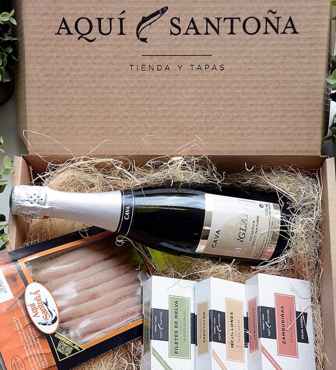 Esta es nuestra idea de regalo navideño para los más gourmet 🎄 Cajas con nuestro producto que puedes personalizar a tu gusto🎁 Empieza la cuenta atrás... lo vas a dejar para el último momento?🎊
#gourmetfamily #regalosgourmet #gastroregalos