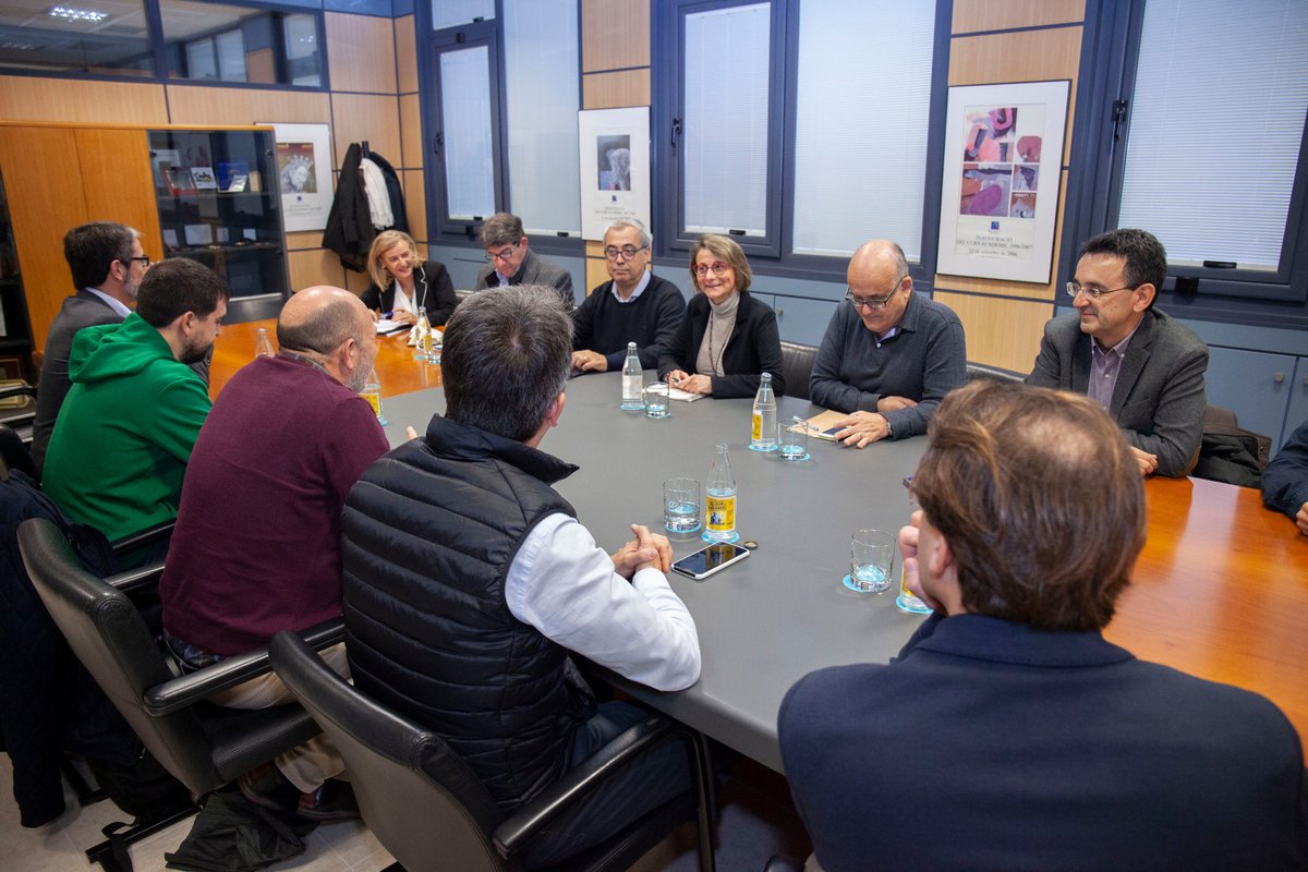 EvaAlconUJI's tweet image. Dóna gust trobar tan bona sintonia per a impulsar plans com la formació dual en màsters i estudis propis, les pràctiques a l&apos;estranger, la innovació o actes com el Hackathon. Gràcies #Xarxatec. Des de la @UJIuniversitat col·laborarem per impulsar el sector tecnològic a #Castelló