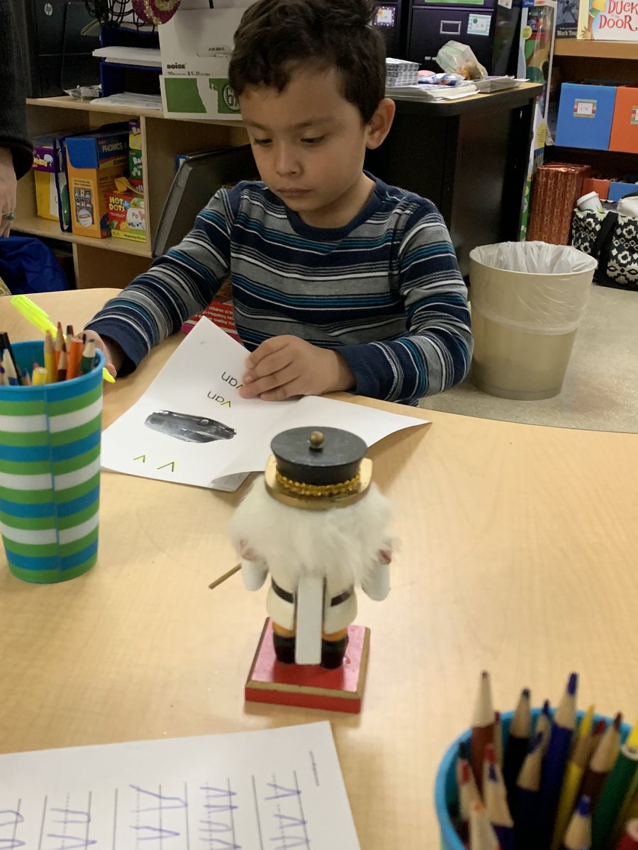 Melania Ionescu tweet media