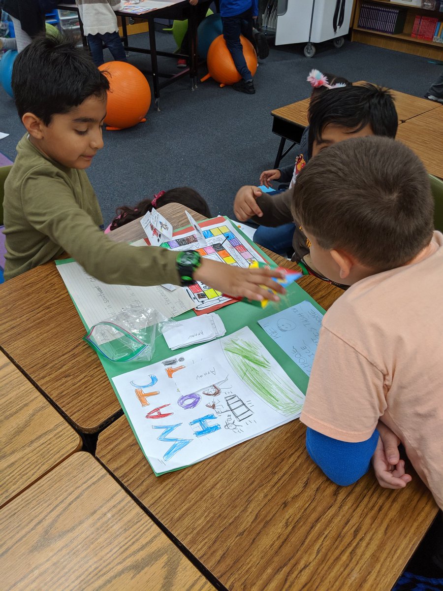 Bringing our alu projects to life by playing with our latic buddy class! Kids were so excited to show off all their hard work! <a href="/the_ms_moffett/">Jennifer Moffett</a> <a href="/staceyta/">Stacey Ta</a> @LauraCervino <a href="/ShaneJohnsonIDE/">Shane Johnson</a> <a href="/nsulla/">Nancy Sulla</a>