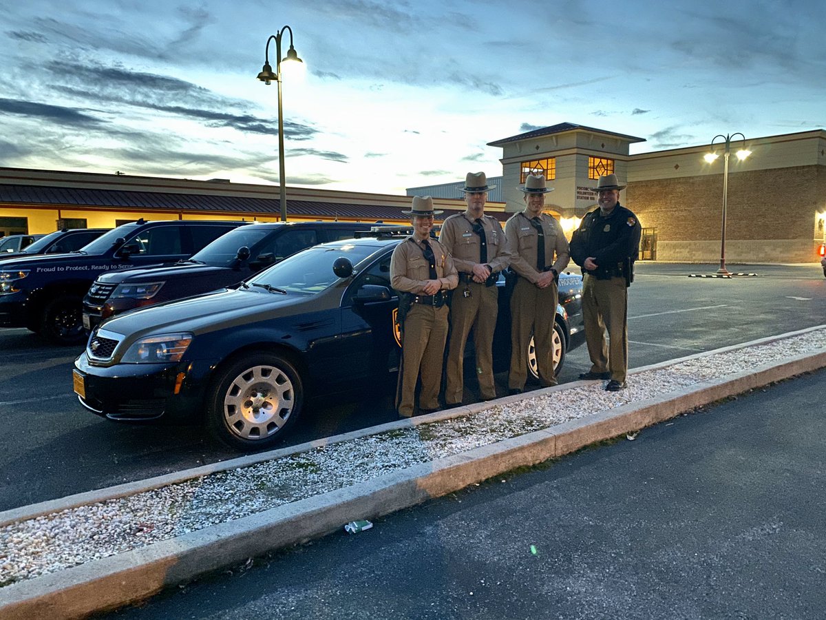 Troopers from the Berlin Barrack assisted the Pocomoke City Police Department during the Christmas Parade last night. Thank you to all of those that came out and enjoyed the parade.