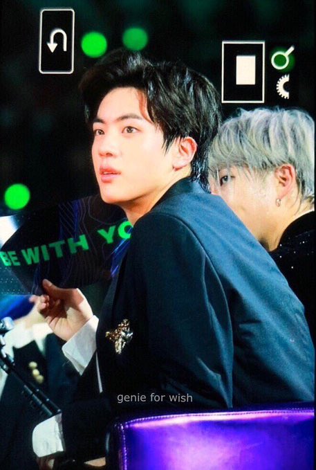 KimVimin's tweet photo. يا جماعة نحتاج ديسانق جبهة السنة لجين 
#MAMA2019 #BTSatMAMA #BTSDaesangAllKill https://t.co/RLjN14fhTF