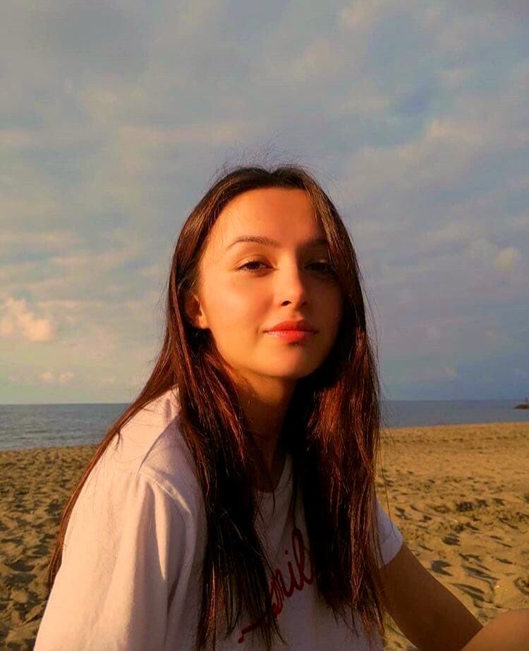 Bir gün bir oğlum olursa ona öğreteceğim ilk şey, gönül almak için çabalamanın erkekliğinden hiçbir şey götürmeyeceği olacak.

#CerenÖzdemir