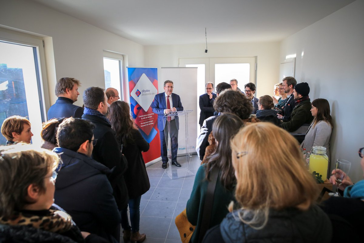 rudivervoort's tweet photo. Inauguration de 130 logements, une crèche et un parc à Anderlecht avec le #ProjetCOMPAS, le fruit d’une collaboration fructueuse entre la @slrb_bghm et @CitydevBrussels. Un projet réellement intégré, dans lequel le logement social et moyen se mêlent sans distinction ! https://t.co/0xJ2HiCnJv
