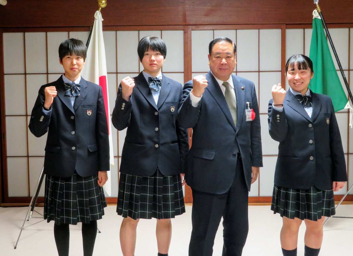 谷藤ひろあき 本日は バトントワリング 駅伝 バレーボールの全国大会に出場する盛岡誠桜高校と少年サッカー全国大会に出場する レノヴェンスオガサfcジュニアのみなさんの表敬を受けました 盛岡 盛岡市 谷藤ひろあき 谷藤裕明 表敬 盛岡誠桜 レノ