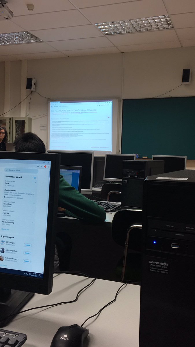 alexizurietap's tweet photo. Último día de nuestra profesora paula! 
Nos vemos pronto @victorabella 
#primubu19 https://t.co/fqs4d93eG0