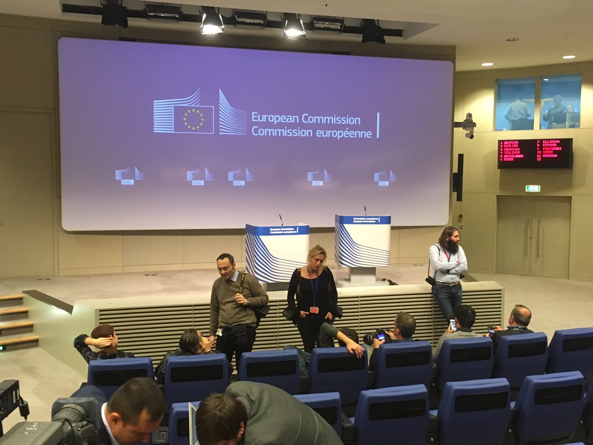Waiting <a href="/vonderleyen/">Ursula von der Leyen</a> for her first press-conference since she became President of the <a href="/EU_Commission/">European Commission</a> after the first #vdLCommission-Meeting. Maybe she‘ll share some details about the #EUGreenDeal? #eu #Europe