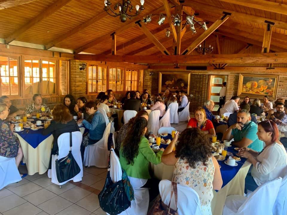 danielmoralese's tweet photo. En una nueva versión del Encuentro Comunal del #ProgramaMujeresJefasDeHogar, desarrollado en conjunto con Dirección Regional del Servicio Nacional de la Mujer y Equidad de Género. Instancias que potenciamos para desarrollar mayor aprendizaje para todas las limachinas 👏🏼💜 https://t.co/ttk9IR5KMY