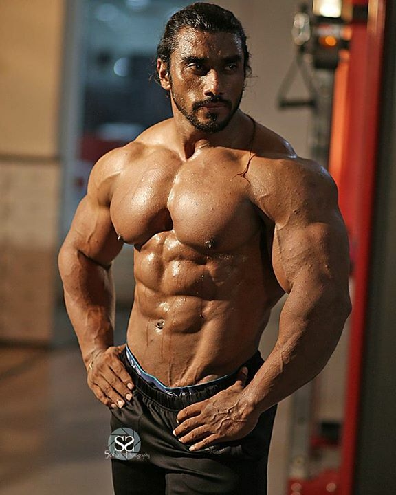 indianbodybuild's tweet photo. Sangram Chougule @sangram_chougule_official 💪🏻
#Repost
Mera paani utra hua dekh kinare par ghar mat bana lena,
Mai Samandar🌊 hu lout kar aunga jaroor!
#theone #therecanonlybeone #absolutenutrition #welcarefitnessequipments #physcgyms #physcnutrition #sangramclassic https://t.co/nJydCq9Hs8
