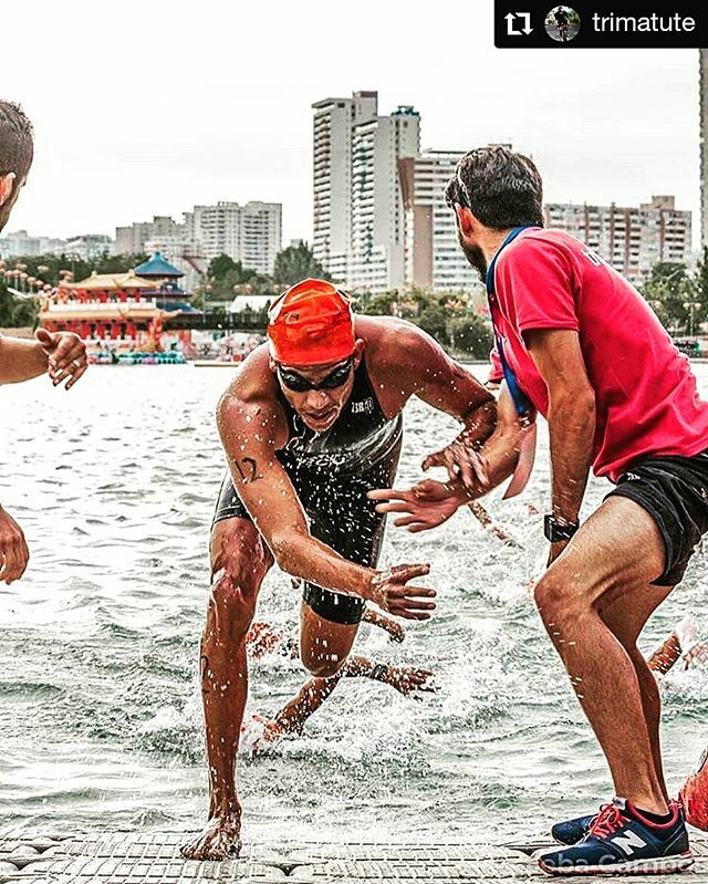 #Repost <a href="/trimatute/">Armando Matute †</a>
• • • • • •
Guayarte

Salida del agua de la Copa Americana de Santiago!! •

#triathlon_in_the_world #3athlonlife #focus #triathlon #swim ! • 
Ph 📸 <a href="/sebacampos/">Seba Campos</a>.media
****************************************
"The Exit"
#TheSWOOWS 
theswoows.com