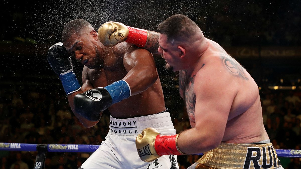 LukeRoper's tweet photo. 🥊 Ahead of a huge fight this weekend, who you got?

🔁 for Joshua
❤️ for Ruiz 

#JoshuaRuizJr2 #RoadtoRedemption https://t.co/WKN3vI7VGX