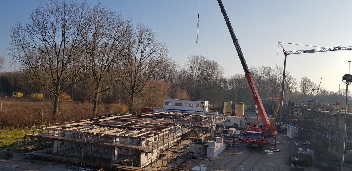 In opdracht van ASVZ zijn wij vorige maand begonnen met de nieuwbouw van de Lage Weide in Rotterdam. Tot nu toe verloopt de bouw goed.